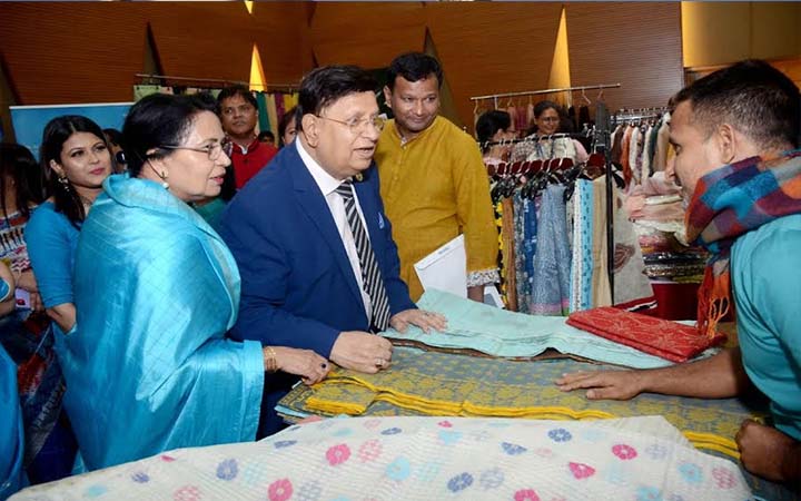 ফোসা’র উদ্যোগে দিনব্যাপী ‘ইন্টারন্যাশনাল চ্যারিটি বাজার’ অনুষ্ঠিত