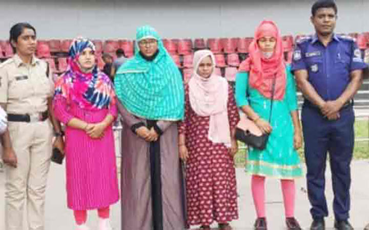 ভারতে ৩ বছর কারাভোগের পর দেশে ফিরলেন ৪ নারী