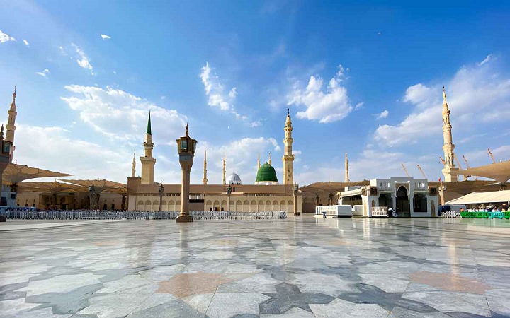 মরুভূমিতে বৃষ্টি: কিশোর নবীর দোয়ায় প্রকৃতির অলৌকিক সাড়া