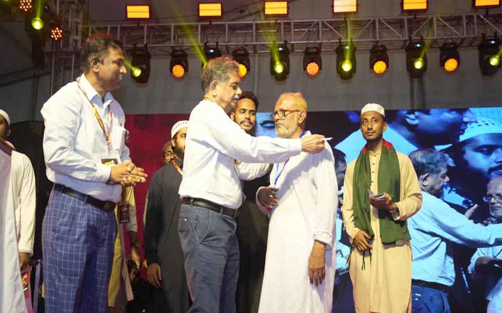 জুলাই শহীদদের স্মরণে মাদরাসা-কারিগরি শিক্ষার্থীদের ভিন্নধর্মী আয়োজন