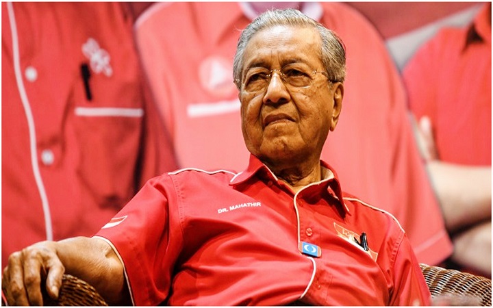 দুই সপ্তাহ পর হাসপাতাল থেকে ছাড়া পেলেন মাহাথির মোহাম্মদ