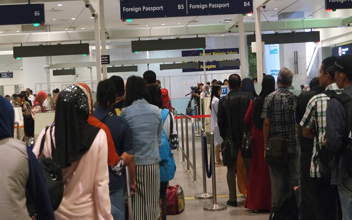 আপসহীন ইমিগ্রেশন: মালয়েশিয়ায় অবৈধ অভিবাসীদের দুঃসময়