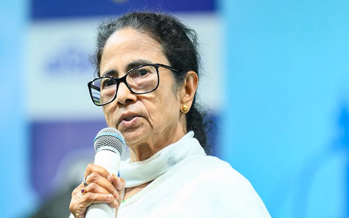 হিন্দু ধর্মকে ‘নোংরা’ বলার দায়ে মমতার বিরুদ্ধে মামলা