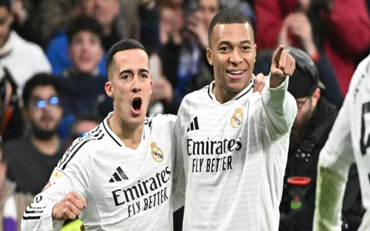 জোড়া গোল করে রিয়ালকে শীর্ষে তুললেন এমবাপে