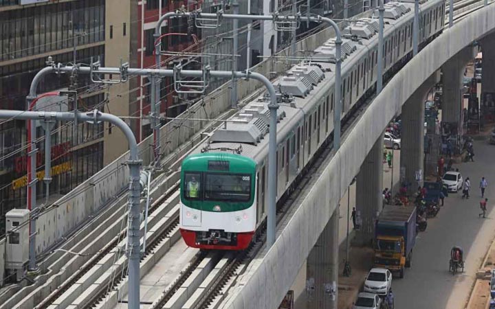 এক ঘণ্টা বন্ধ থাকার পর মেট্রোরেল চলাচল শুরু