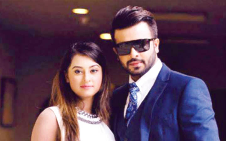 শাকিবের সঙ্গে এখনও ডিভোর্স হয়নি : বুবলী