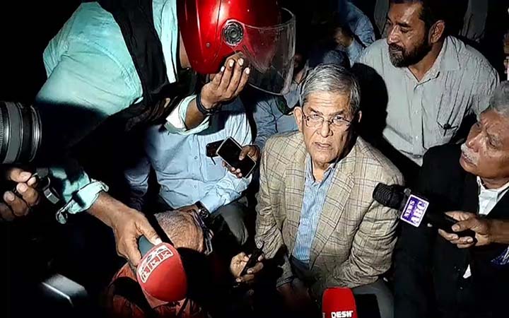 বিএনপির কার্যালয়ে ঢুকতে দেয়া হচ্ছে না ফখরুলকে