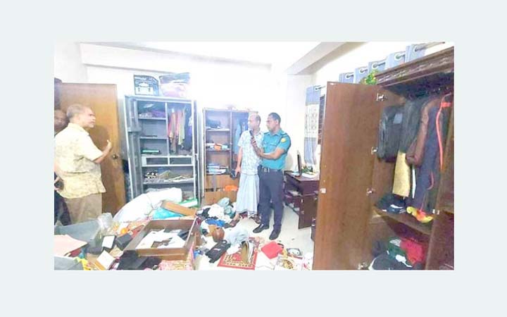 হাতিরঝিলে বাসার গ্রিল কেটে ১০ লাখ টাকার মালামাল চুরি