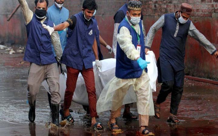 সীতাকুণ্ডে বিস্ফোরণ  : দীর্ঘ হচ্ছে লাশের সারি