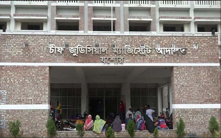 যশোর হাসপাতাল থেকে পালানো ভারত ফেরৎ ৭ করোনা রোগীকে আদালতে সোপর্দ