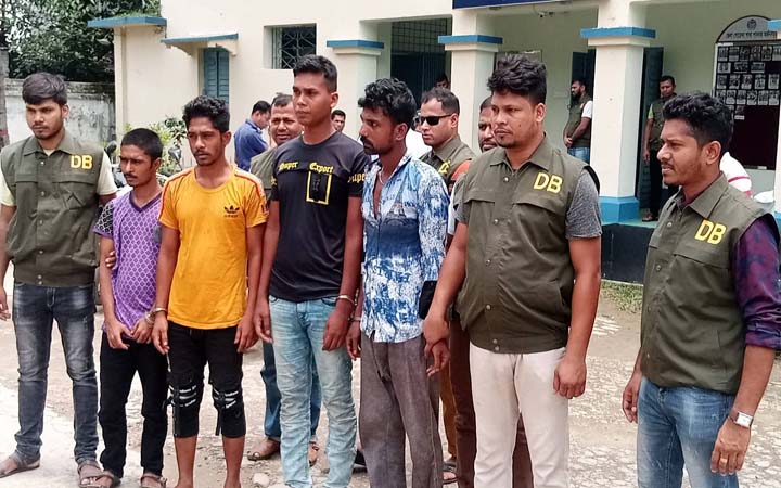পাবনায় চোরচক্রের ৪ সদস্যকে জেলহাজতে প্রেরণ