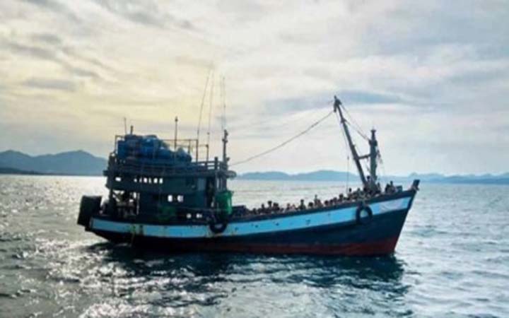 মালয়েশিয়ার উপকূল থেকে ২৭০ রোহিঙ্গা আটক