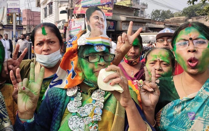 মমতার তৃণমূলের কলকাতা দখল