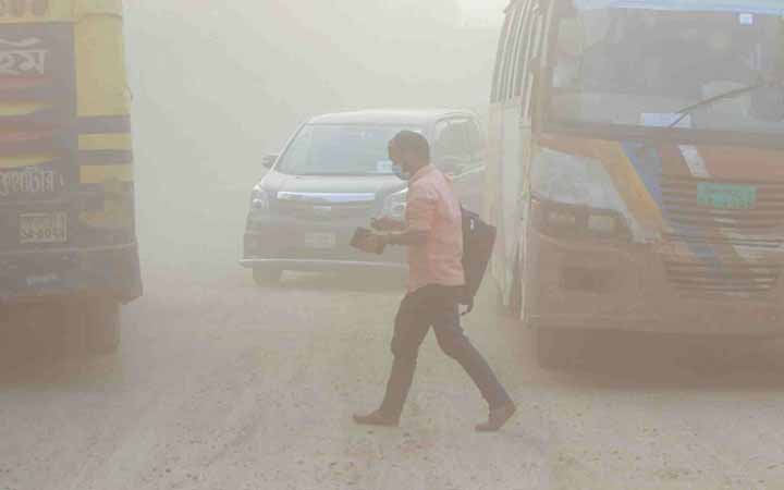 ঢাকার বাতাসের মানের অবনতি করোনার উদ্বেগ আরো বাড়াচ্ছে