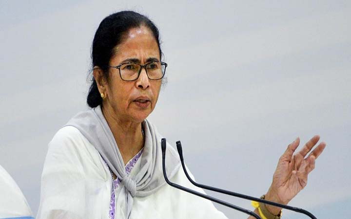 পেট্রোল-ডিজেলের উপর কর কমাবেন না মমতা