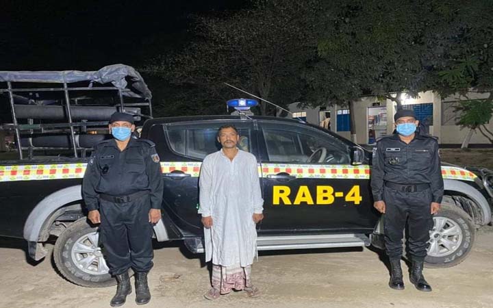 আশুলিয়ায় র‍্যাবের অভিযানে ১৮১ বোতল ফেন্সিডিল উদ্ধার, আটক ১