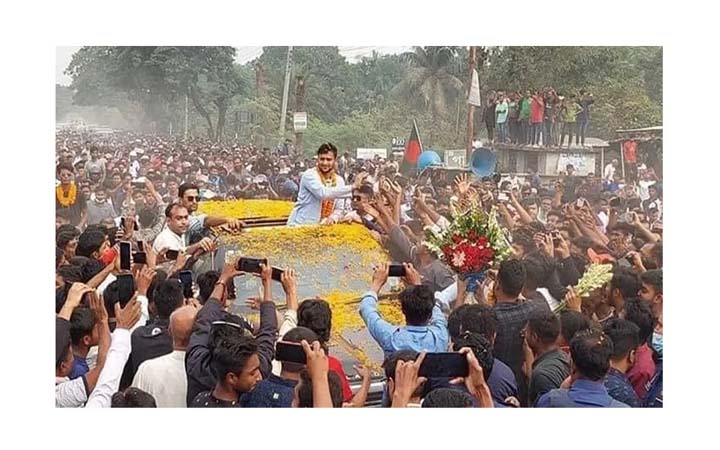সাকিবকে নির্বাচন কমিশনের কারণ দর্শানোর নোটিশ