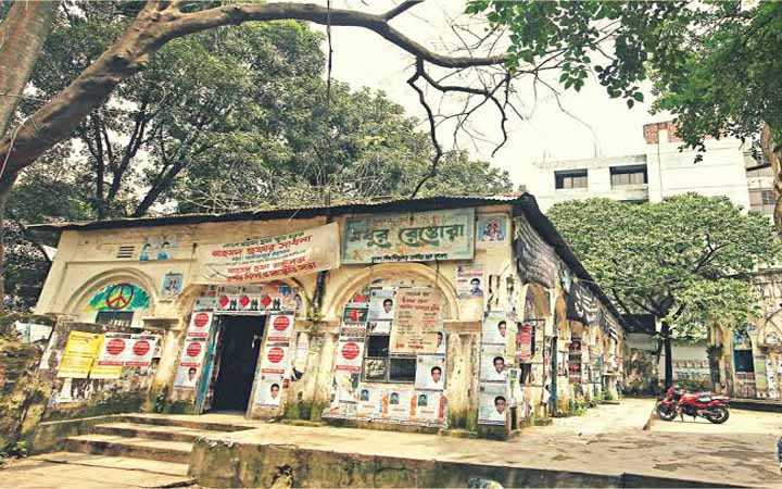 ফের মধুর ক্যান্টিনে ককটেল বিস্ফোরণ