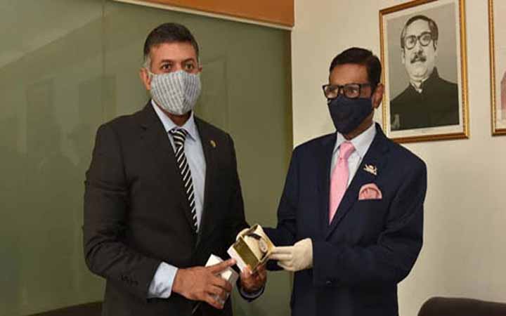 মুজিববর্ষে ভারতীয় হাইকমিশনের বিশেষ হাতঘড়ি