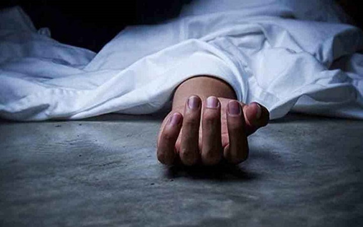 ফ্যানে ঝুলছিল স্বামী, মেঝেতে পড়ে ছিল স্ত্রীর লাশ