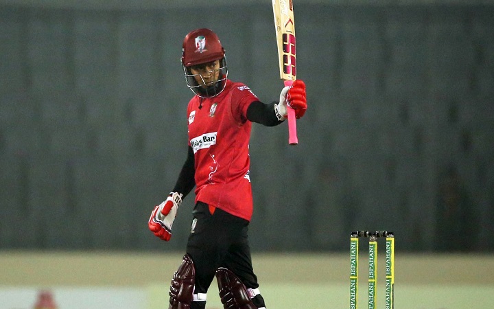 বিপিএলে তামিমকে ছাড়িয়ে শীর্ষে মুশফিক