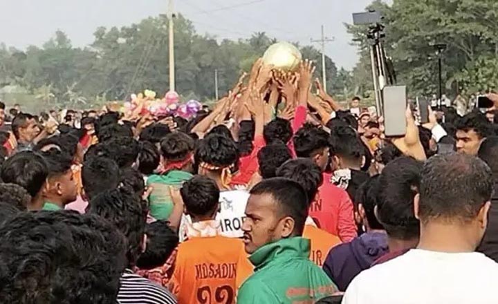 ফুলবাড়িয়ায় বসেছে ‘হুমগুটি’ খেলার ২৬৭তম আসর