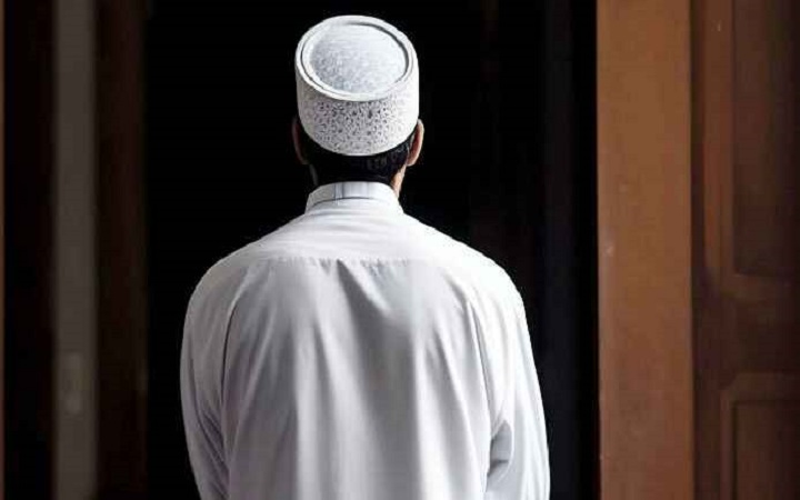 দুই সেজদার মাঝে স্থির হয়ে না বসার ক্ষতি