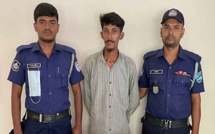 ফতুল্লায় ৩৬ বোতল স্কাফসহ একাধিক মামলার আসামি গ্রেফতার