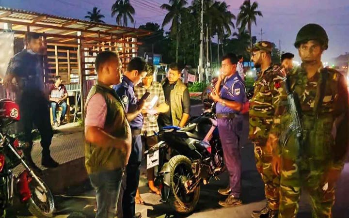 নড়াইল যৌথবাহিনীর অভিযানে ১০ মোটরসাইকেল জব্দ