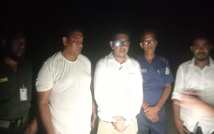 নড়াইলে অবৈধভাবে বালু উত্তোলন করায় ১ লাখ টাকা জরিমানা