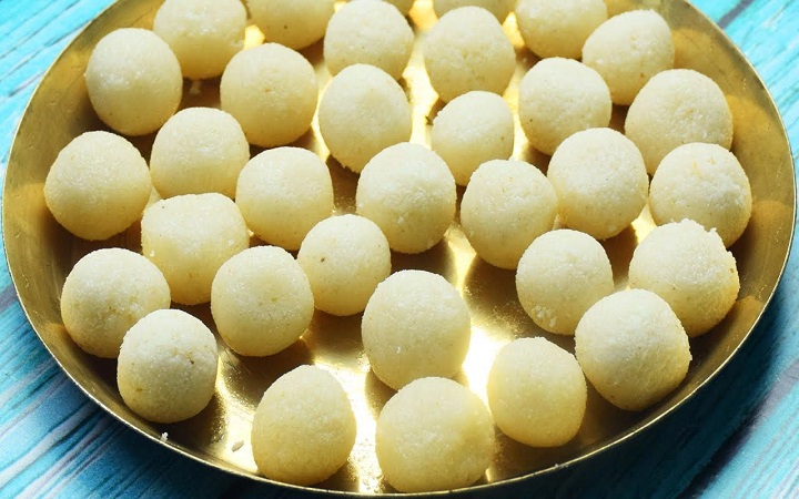 নারিকেলের সাদা নাড়ু তৈরির রেসিপি জেনে নিন