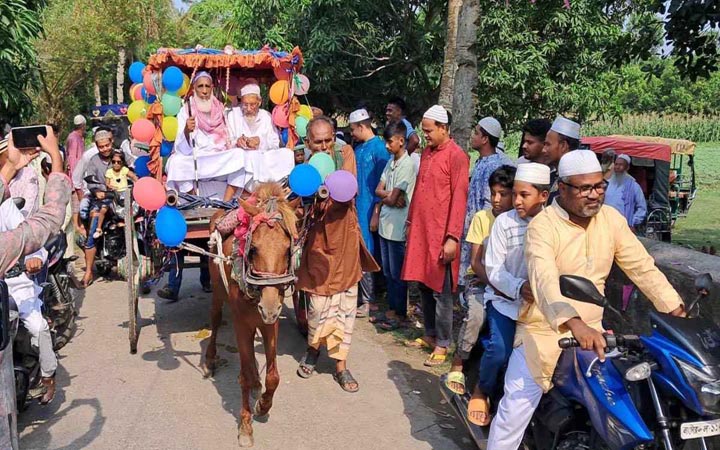ঘোড়ার গাড়িতে চড়িয়ে ইমামকে রাজকীয় বিদায়