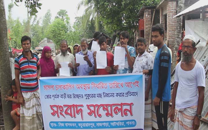 ৮০ বছর বসবাসের পর ভিটেহারা জলিলের এসএসসি পরীক্ষার্থী নিয়ে মানবেতর জীবন