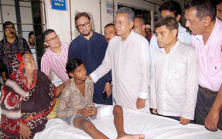 অন্তর্বর্তী সরকারের প্রতি পূর্ণ সমর্থন রয়েছে : আমীর খসরু