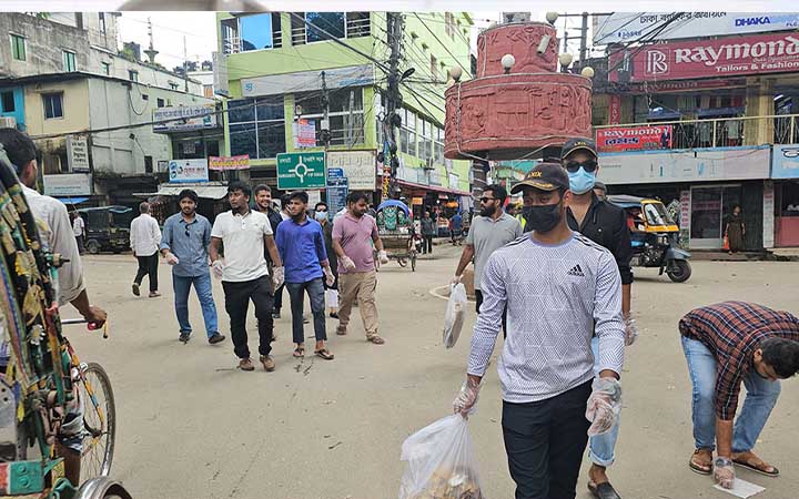 বান্দরবানে পরিষ্কার-পরিচ্ছন্নতায় শিক্ষার্থীরা, ট্রাফিকের দায়িত্বে সাধারণ মানুষ