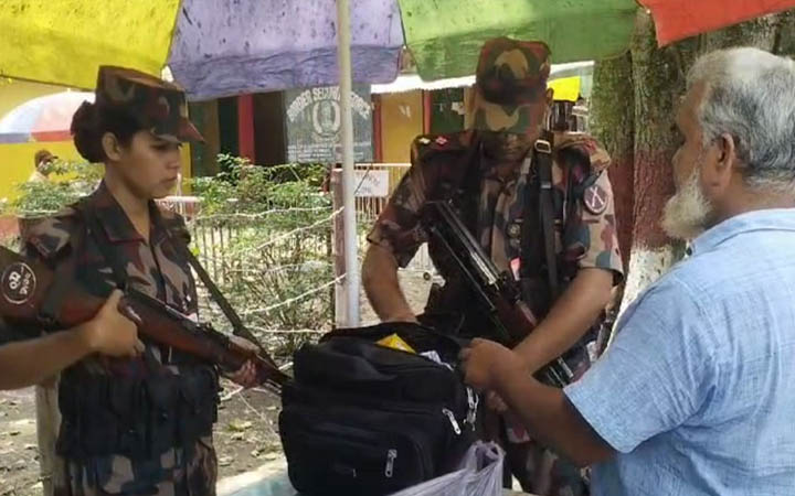 দেশত্যাগ ঠেকাতে সীমান্তে বিজিবির কঠোর নজরদারি