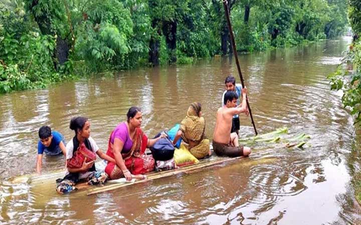 বন্যায় এখন পর্যন্ত ১৩ জনের প্রাণহানি, পানিবন্দি ৯ লাখ পরিবার