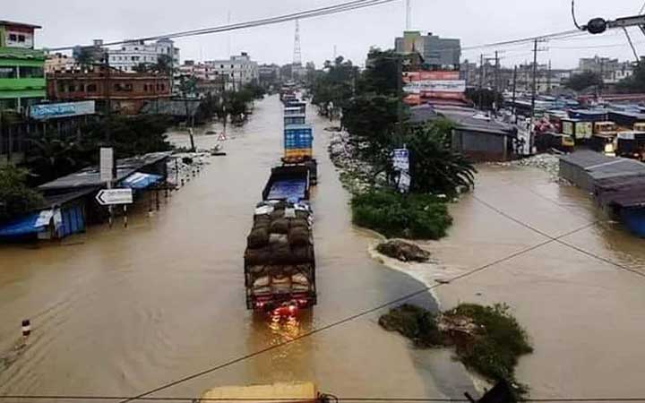 ঢাকা-চট্টগ্রাম মহসড়কে যান চলাচল বন্ধ