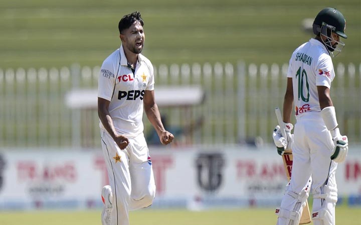 খুরামের চতুর্থ শিকার সাকিব, ব্যাটিং বিপর্যয়ে বাংলাদেশ