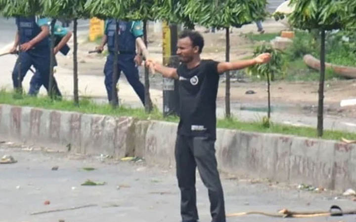 আবু সাঈদ হত্যা: সাবেক ডিআইজি বাতেনসহ ১৪ আসামির বিদেশ যাত্রায় নিষেধাজ্ঞা