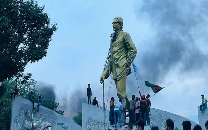 ১০ হাজারের বেশি ম্যুরাল-ভাস্কর্যে ব্যয় ধরা হয় ৪ হাজার কোটি টাকা