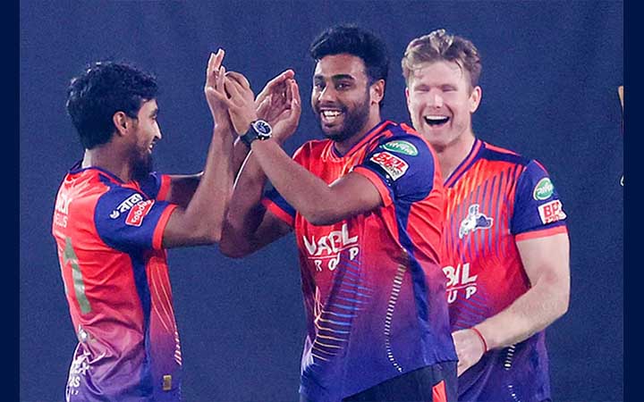 জয়ের জন্য রাজশাহীর দরকার ১২৬ রান