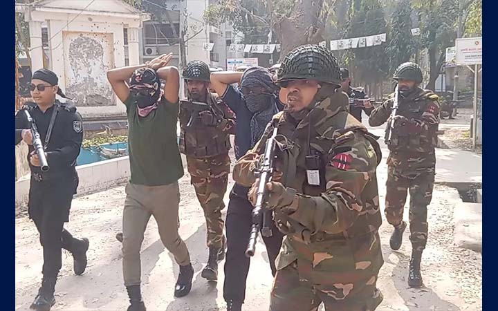 জয়পুরহাটে যৌথ বাহিনীর নিরাপত্তা মহড়া