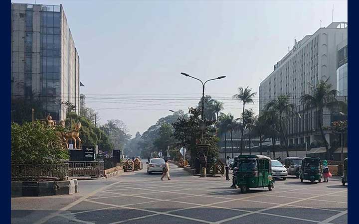 শাহবাগ এলাকায় পুলিশের বাড়তি নিরাপত্তা