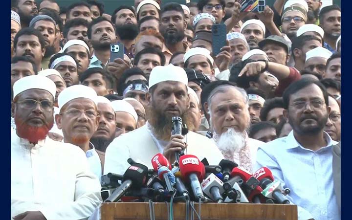 যারা ফ্যাসিবাদের পথ তৈরি করবে, তারাই পালাবে :  মামুনুল হক