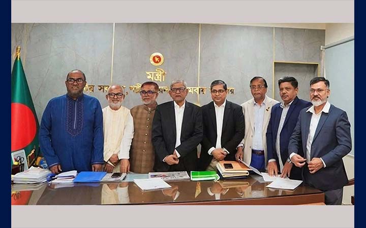 ৬ সিটি করপোরেশনের প্রশাসকের দায়িত্ব গ্রহণ