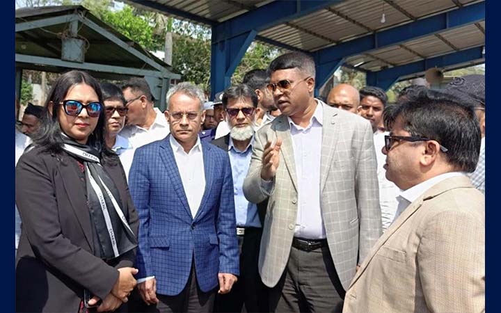 ঈদে ভাড়া বাড়ালে কঠোর ব্যবস্থা: সড়কমন্ত্রী