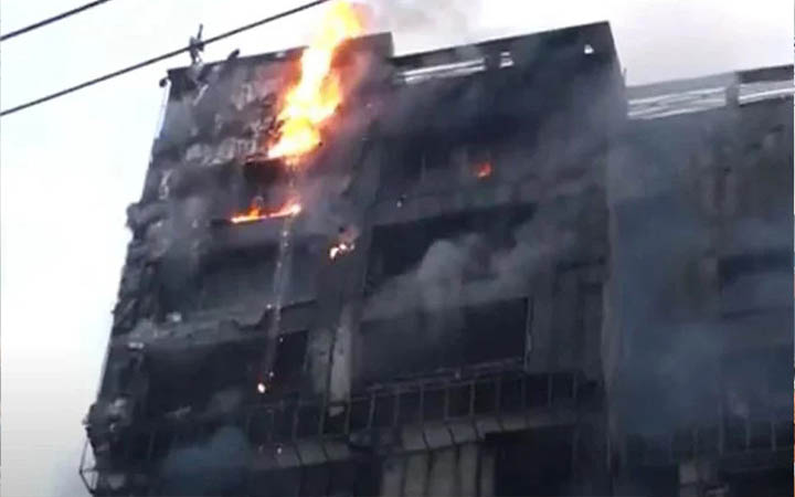 যশোরে শাহীন চাকলাদারের পাঁচ তারকা হোটেলে আগুন, নিহত ১৮