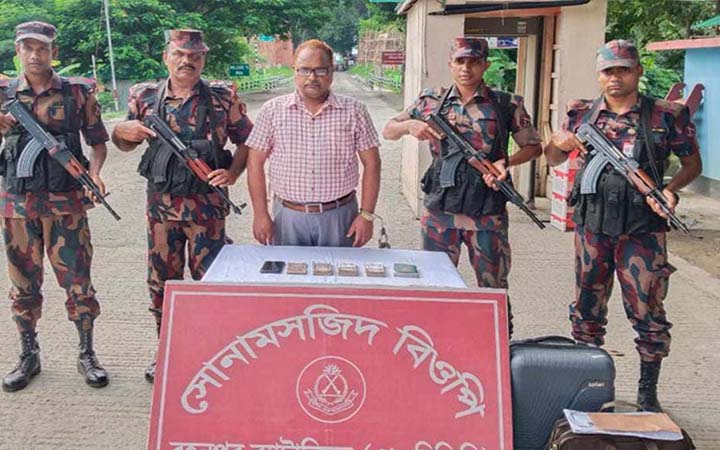 ভারতে পালানোর সময় আটক রাসিকের হিসাব রক্ষক