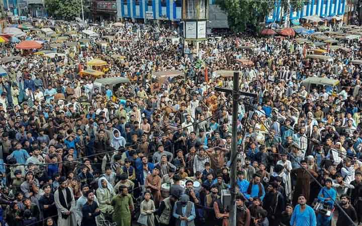ঐতিহাসিক জয় উদযাপন করতে রাস্তায় আফগানরা